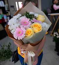 Букет цветов из:  Герберы, Розы и Хризантемы в Головчино